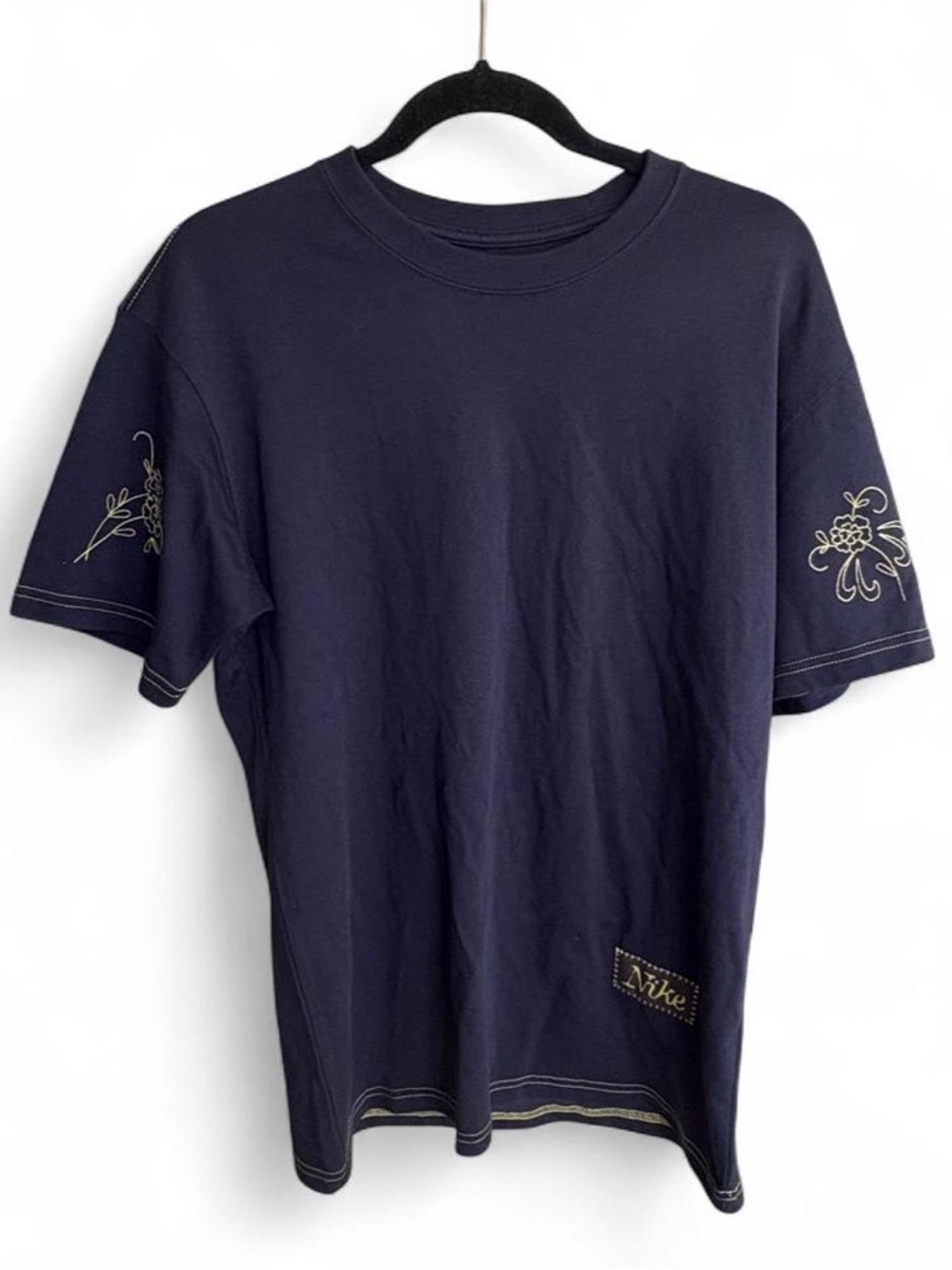 Rare Nike Loose Fit Premium Essential Embroidered T-Shirt